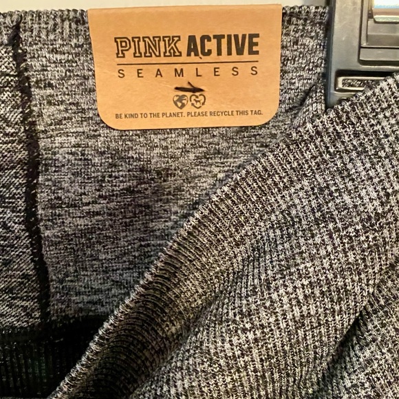 PINK VS SEAMLESS CLASSIC LEGGING Pure Black Marl 7/8 Short Size Large NWT - Picture 9 of 11